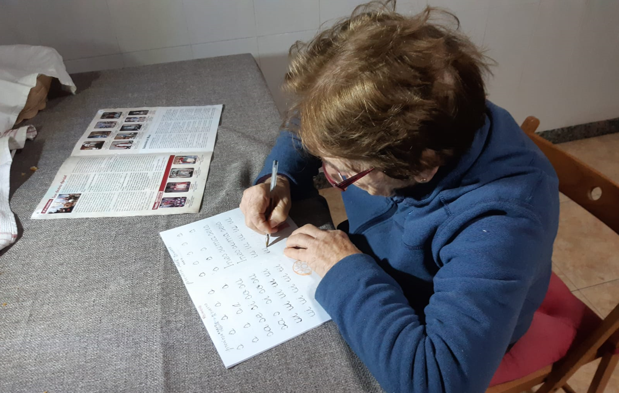 Una imagen que complementa la reflexión sobre la edad y la memoria.